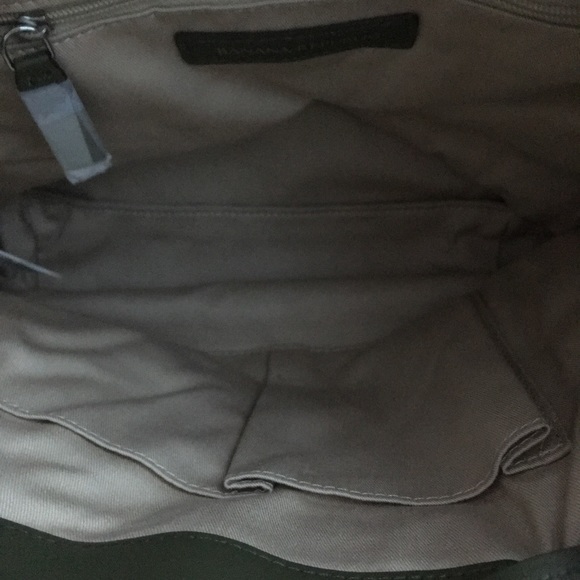 BANANA REPUBLIC Army Green Purse - Picture 4 of 4